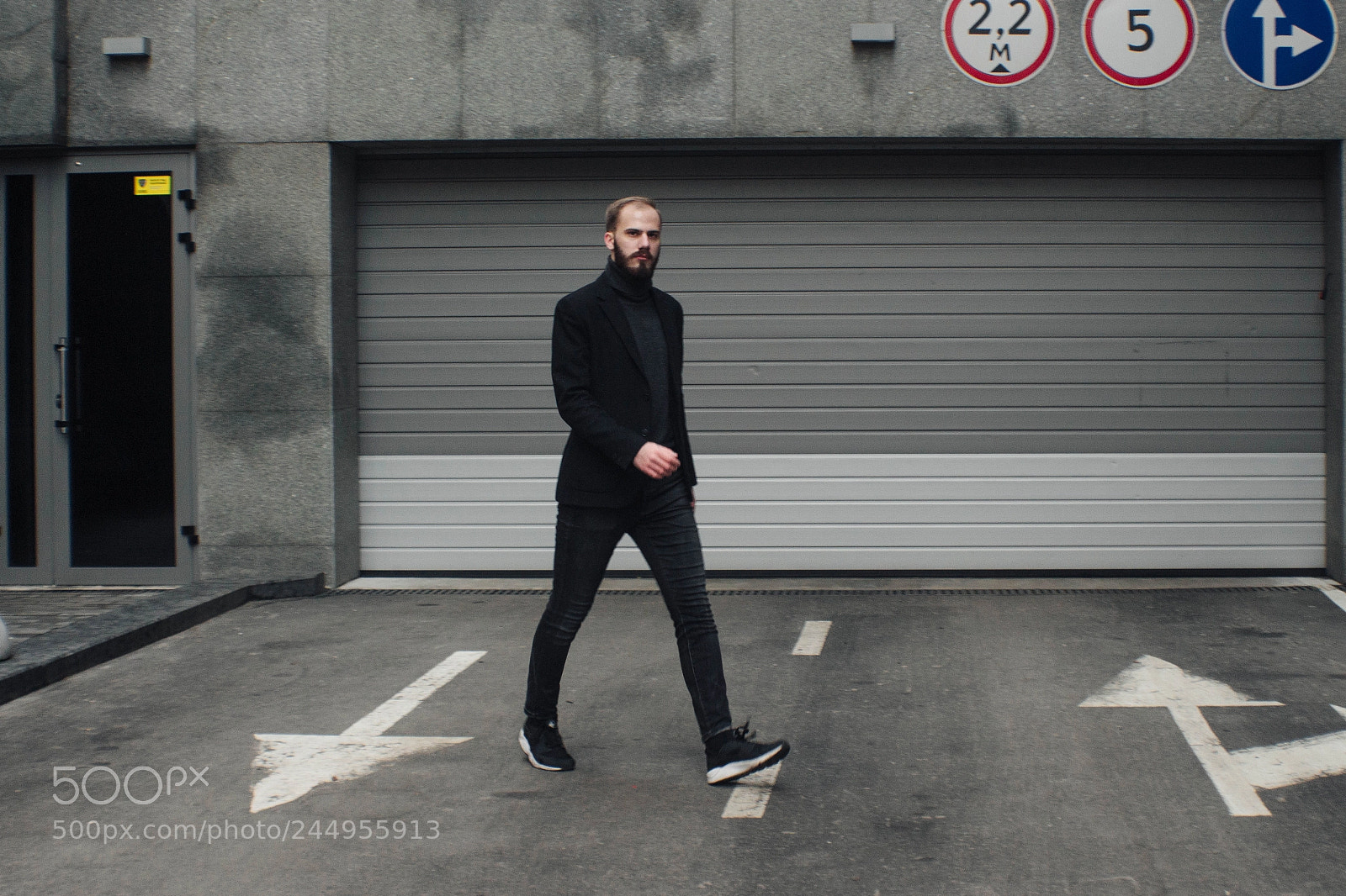 Canon EOS 650D (EOS Rebel T4i / EOS Kiss X6i) sample photo. Suit photography