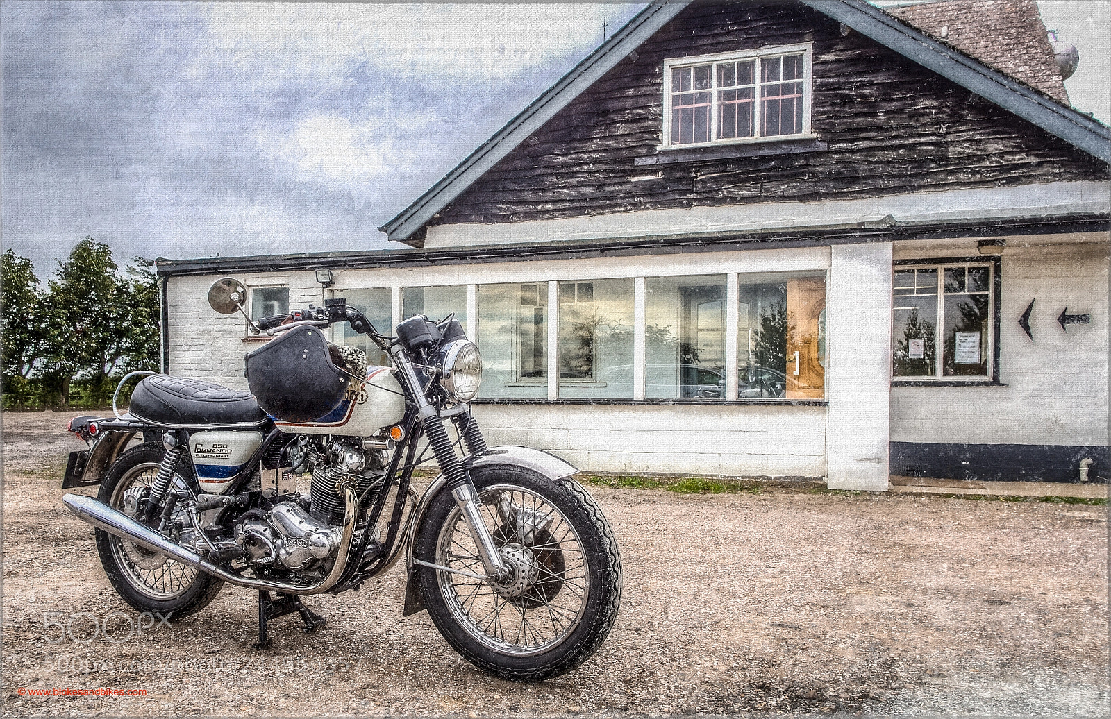 Olympus PEN E-P5 sample photo. Commando at the cafe photography