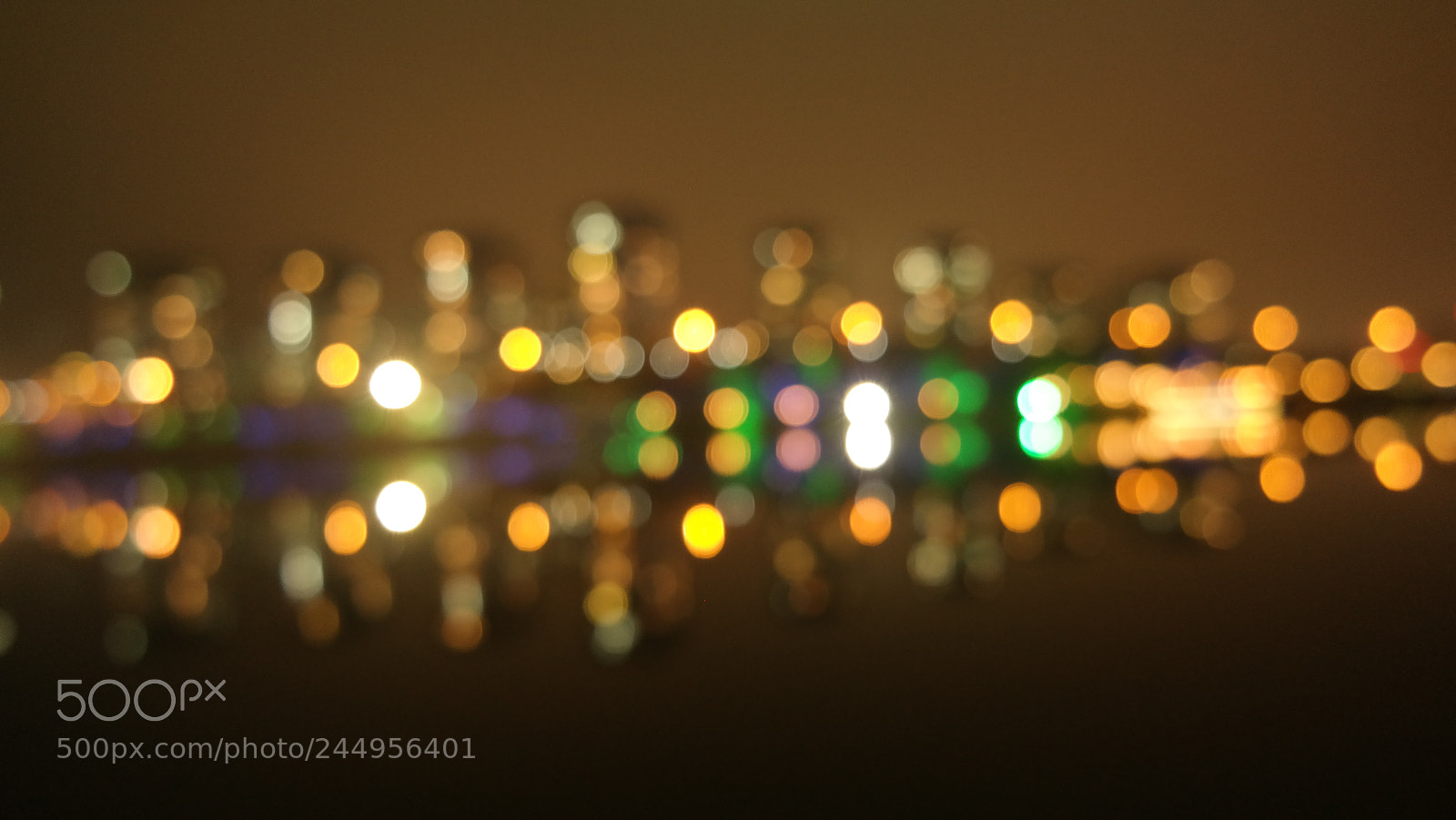 Samsung NX300 sample photo. The blurred city photography