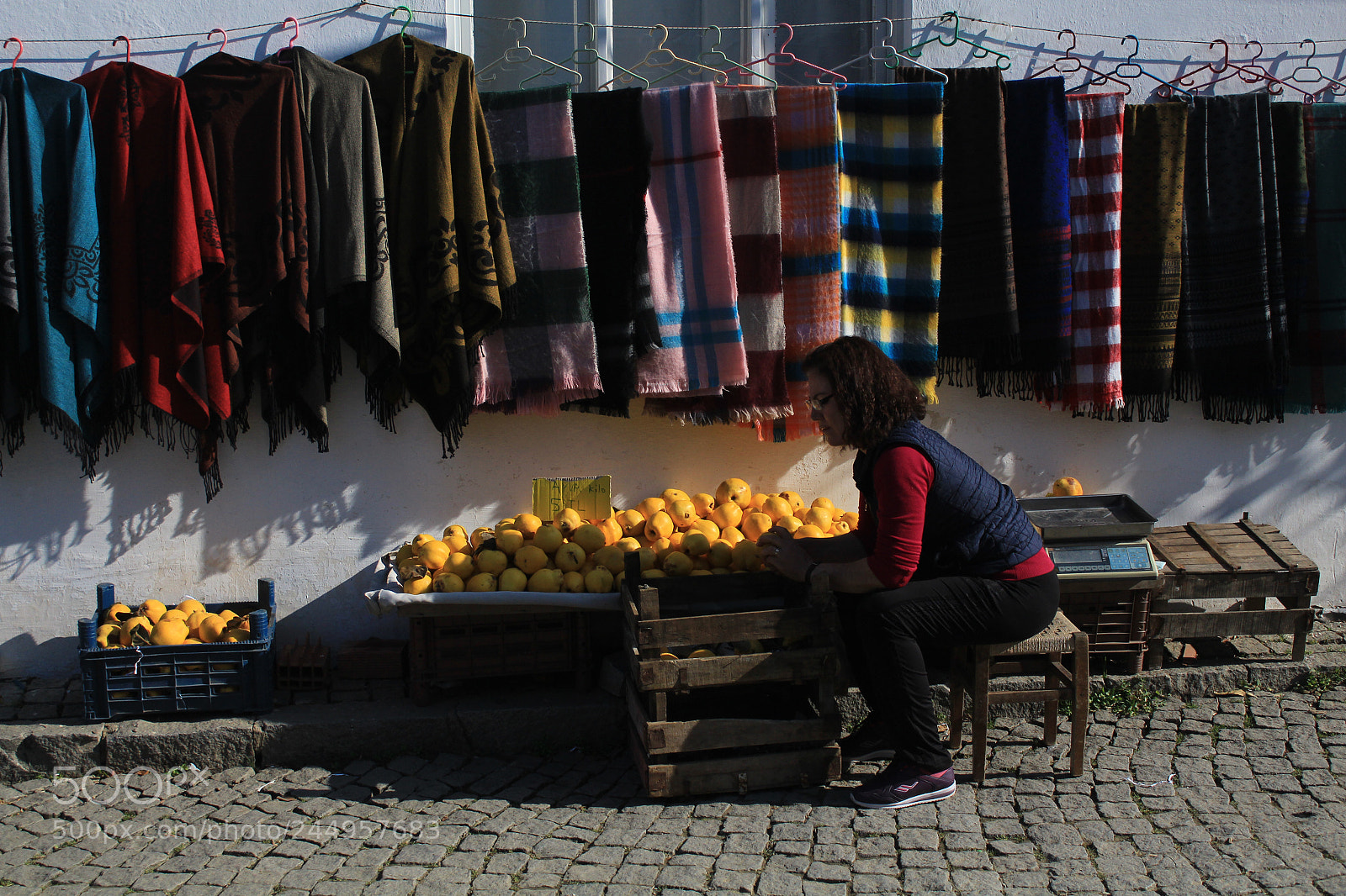 Canon EOS 650D (EOS Rebel T4i / EOS Kiss X6i) sample photo. Quince vendor photography