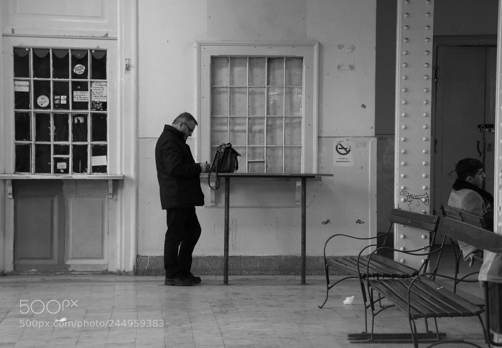 Canon EOS 50D sample photo. Waiting room photography