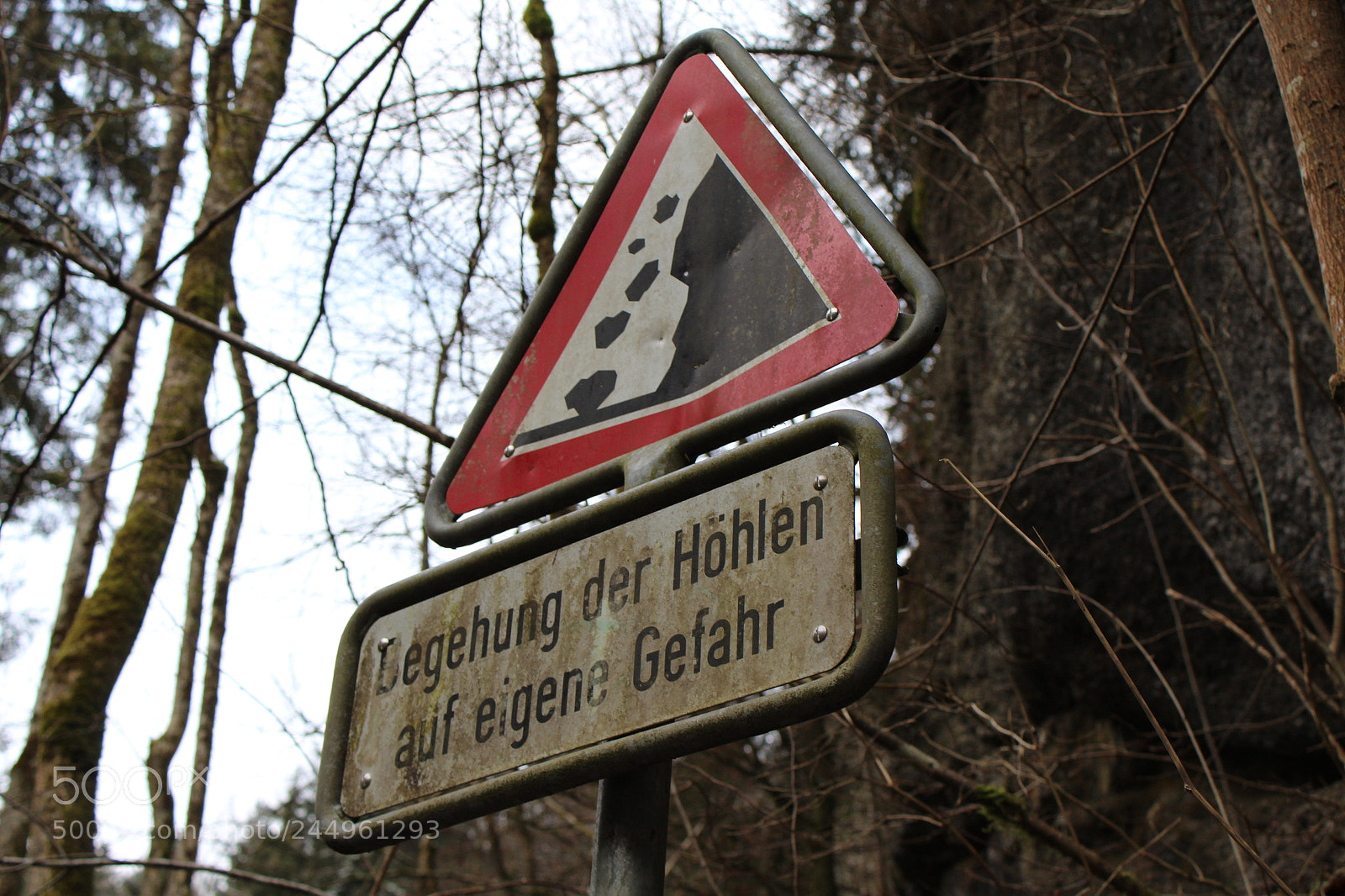 Canon EOS 1300D (EOS Rebel T6 / EOS Kiss X80) sample photo. Danger ahead photography