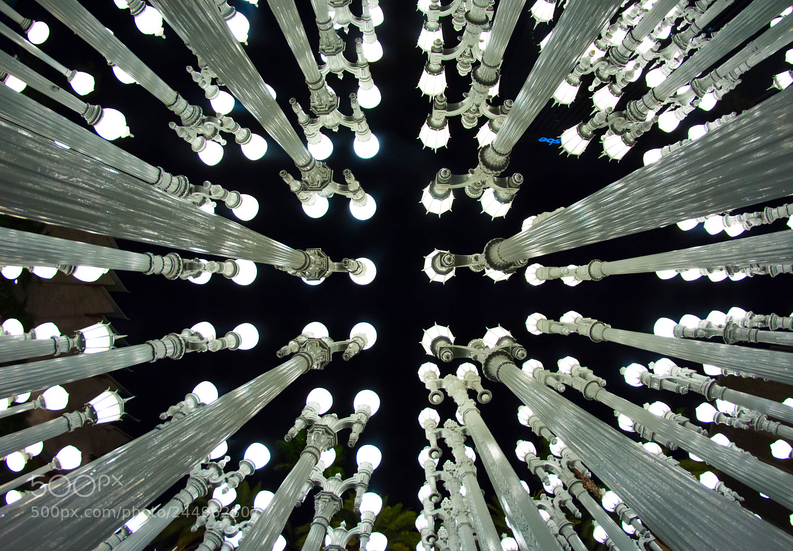 Nikon D7200 sample photo. Towering lights - urban photography