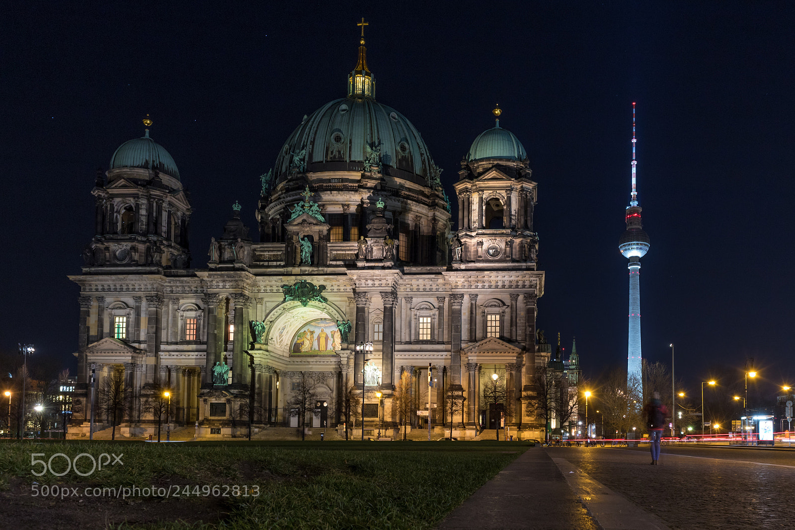 Canon EOS M10 sample photo. Berlin night photography