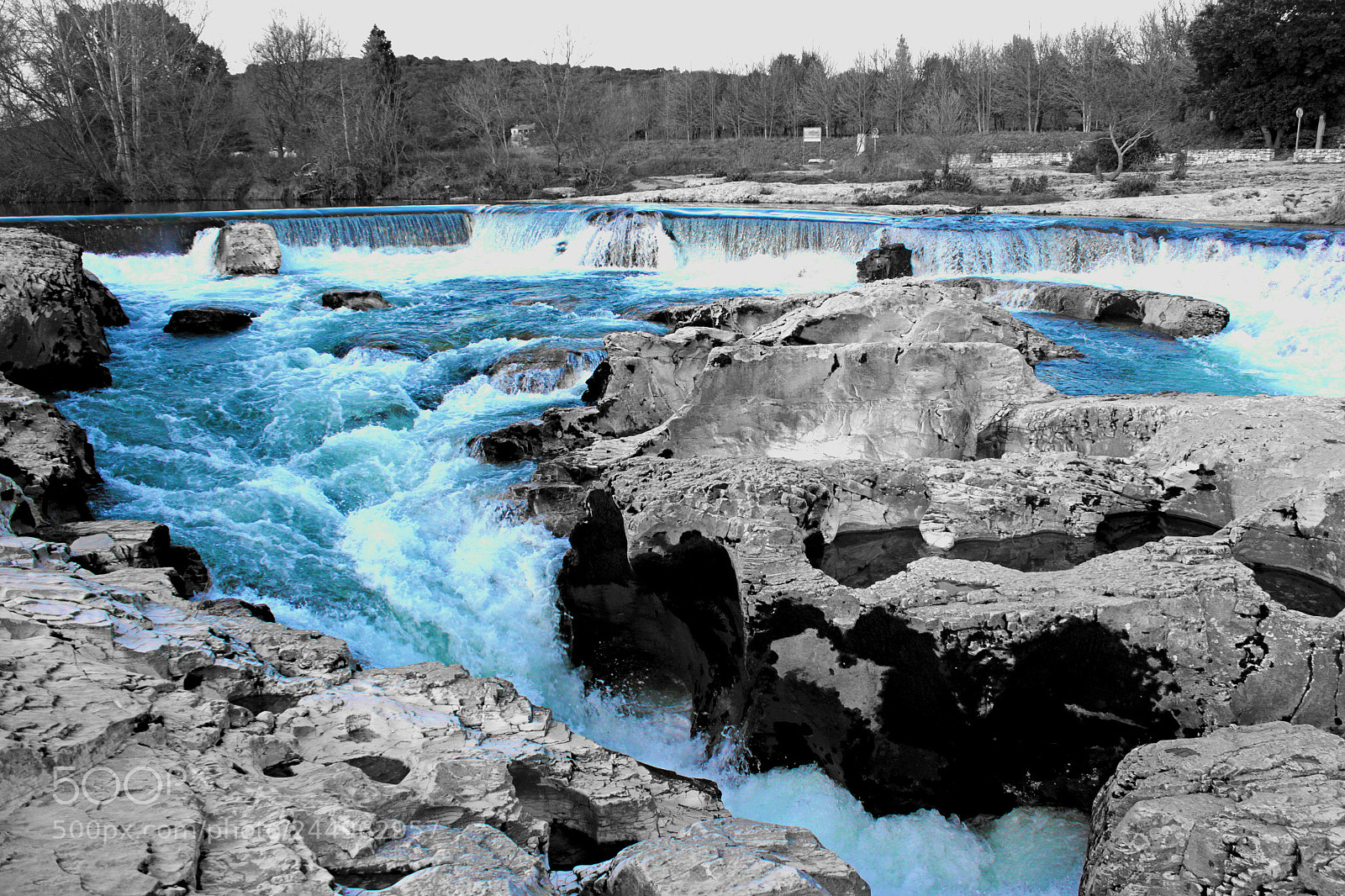 Canon EOS 550D (EOS Rebel T2i / EOS Kiss X4) sample photo. Water and rock photography
