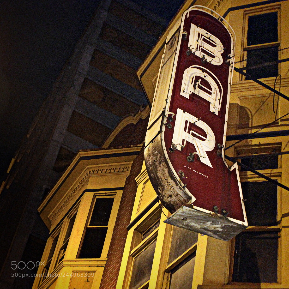 Canon EOS 600D (Rebel EOS T3i / EOS Kiss X5) sample photo. Bar photography