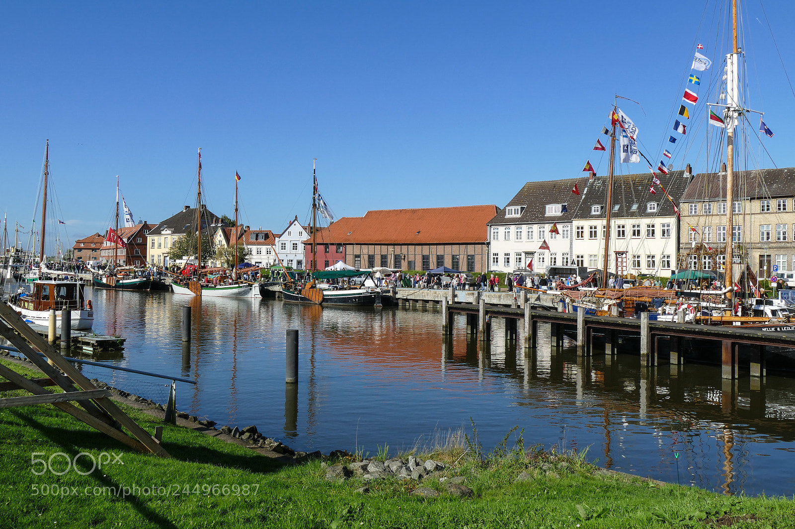 Panasonic Lumix DMC-FZ1000 sample photo. Herbstmarkt hafen photography