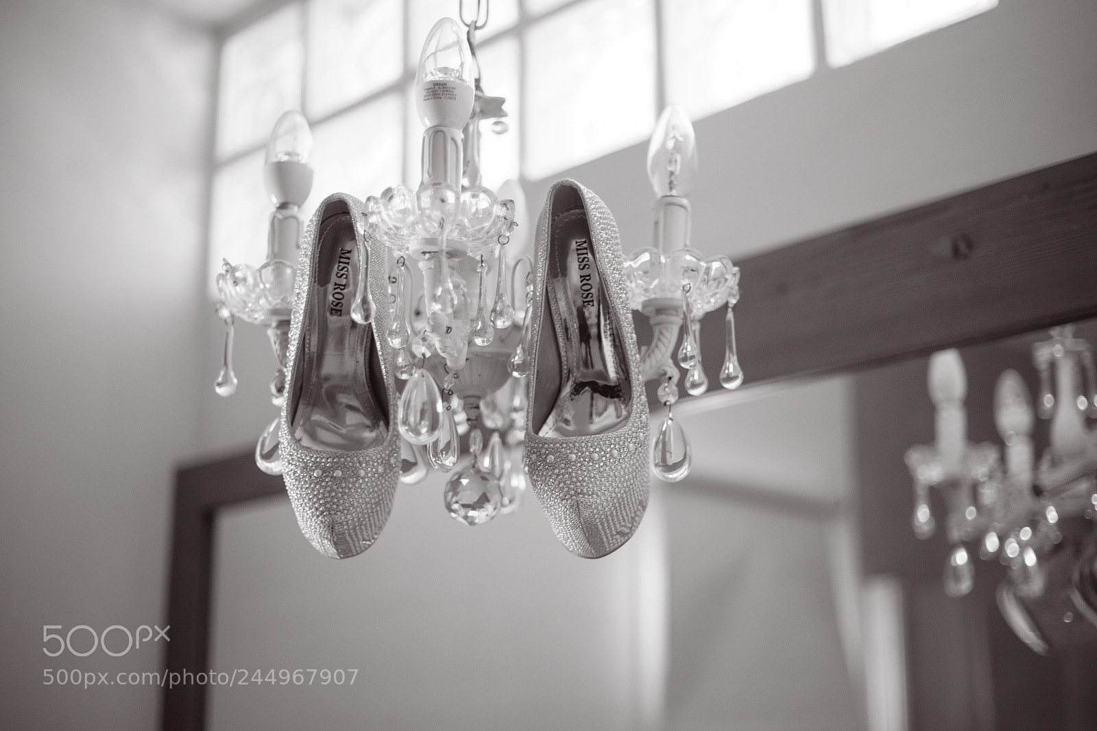 Canon EOS-1D X Mark II sample photo. Zapatos photography