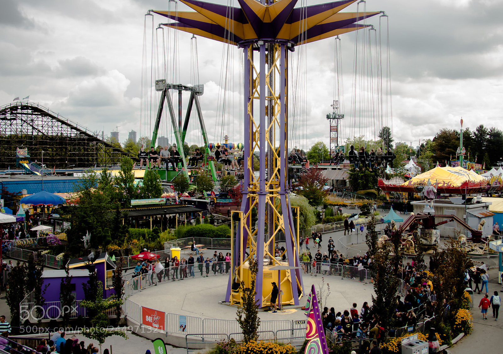 Canon EOS 700D (EOS Rebel T5i / EOS Kiss X7i) sample photo. Whirl a gig photography
