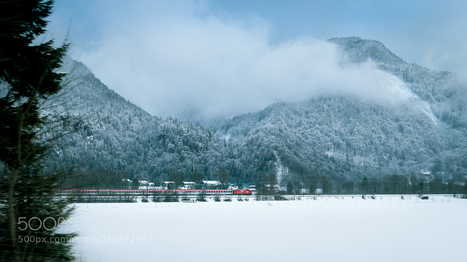 Panasonic Lumix DMC-LX10 (Lumix DMC-LX15) sample photo. Train through the snowy photography