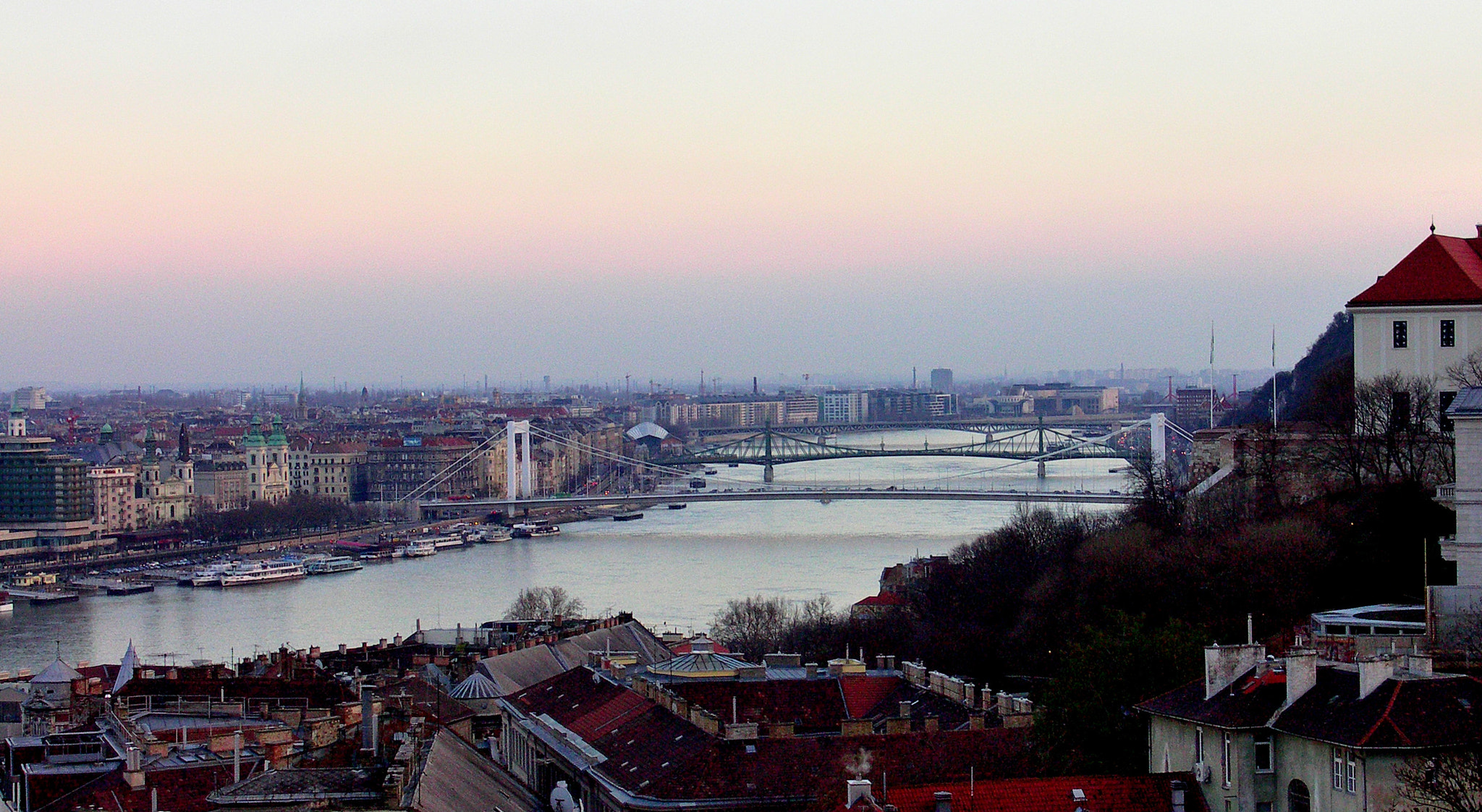 KONICA MINOLTA DiMAGE A200 sample photo. The bridges of budapest photography