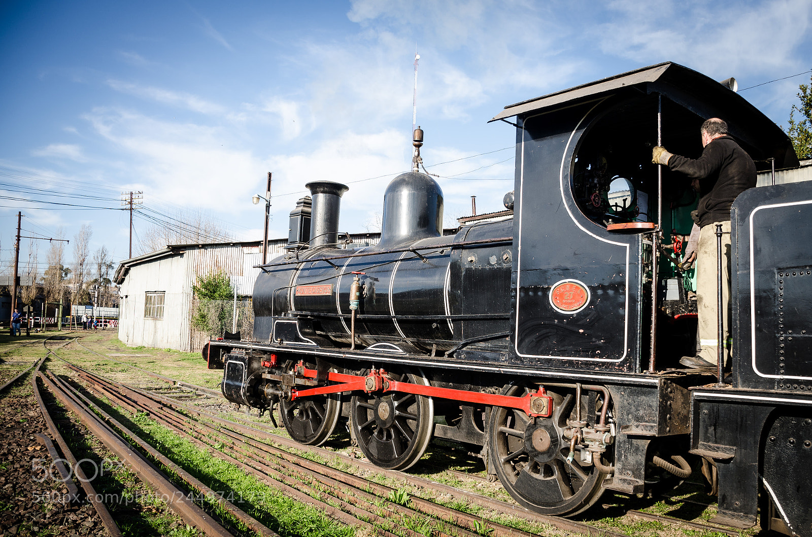 Nikon D5100 sample photo. Arriving at the station photography