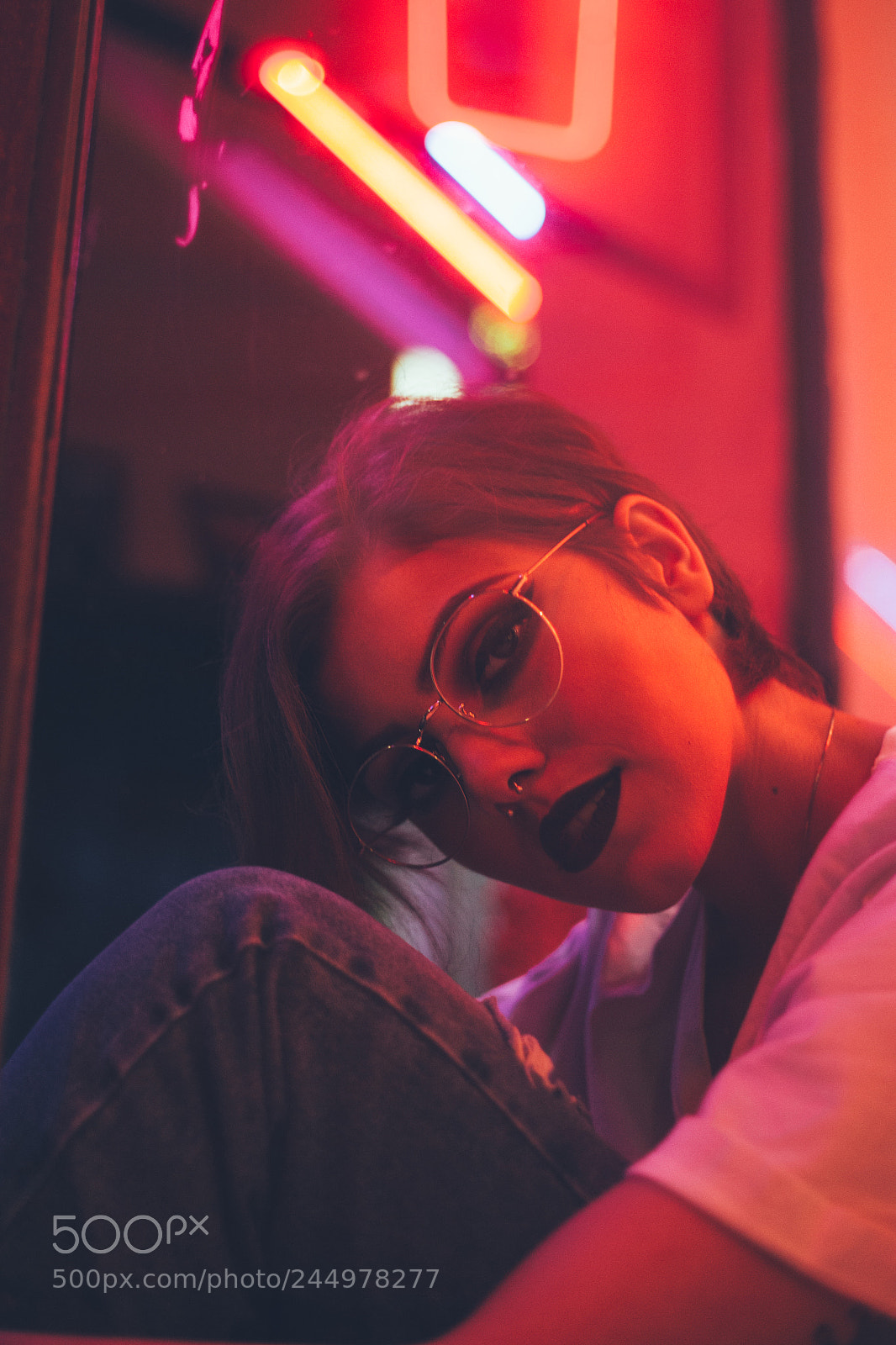 Canon EOS-1D Mark IV sample photo. Neon shake photography