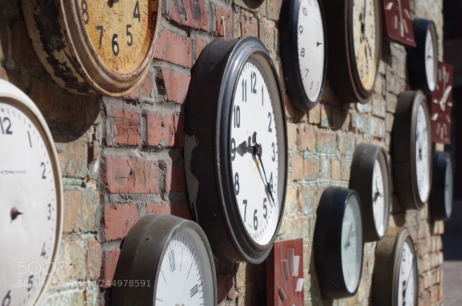 Pentax K-30 sample photo. Old clock on a photography