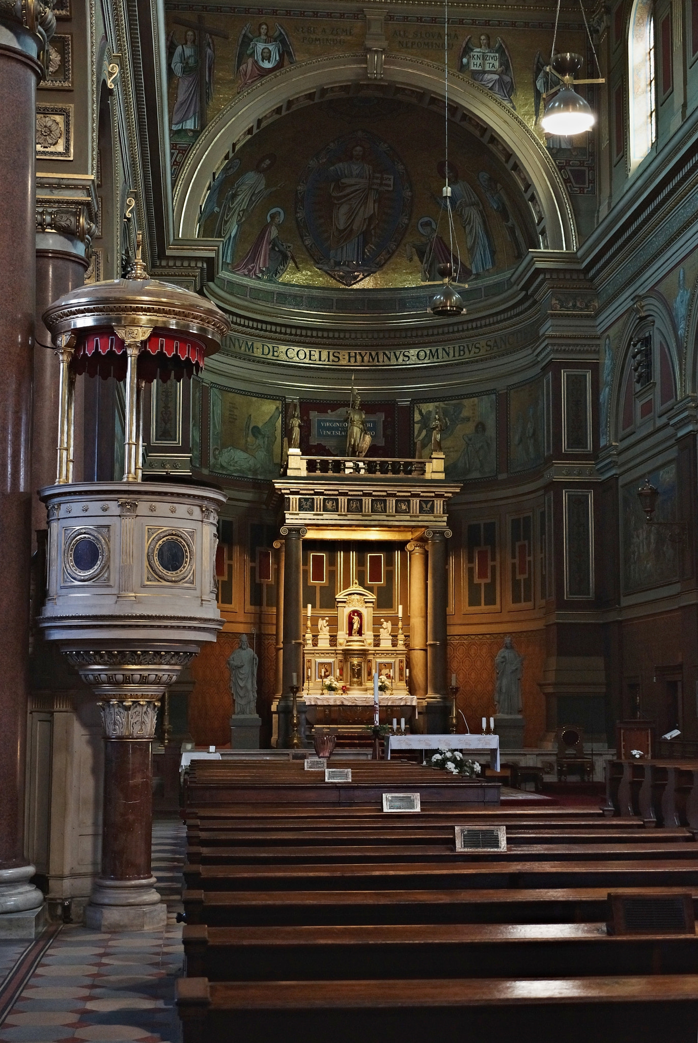 Sony DT 18-135mm F3.5-5.6 SAM sample photo. Church of st. václav - prague photography