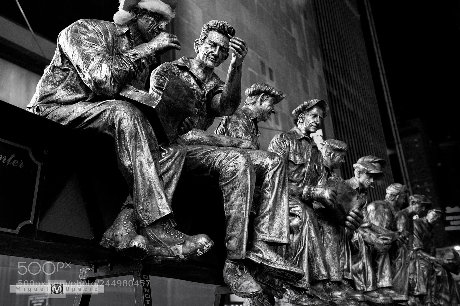 Nikon D3S sample photo. Nyc workers  photography