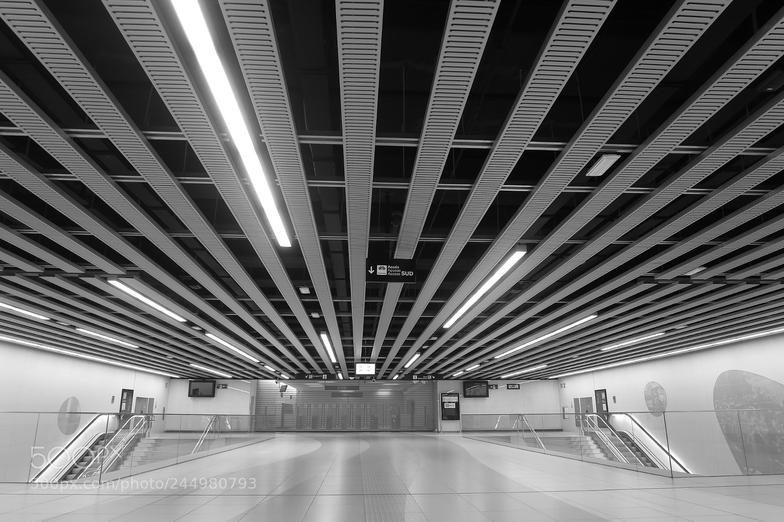 Canon PowerShot G7 X sample photo. Fera station photography