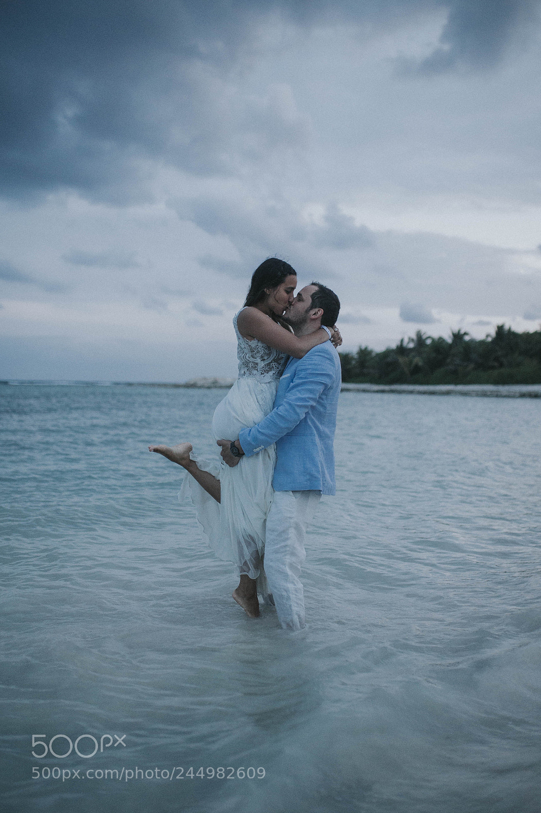 Canon EOS-1D X sample photo. Trash the dress photography