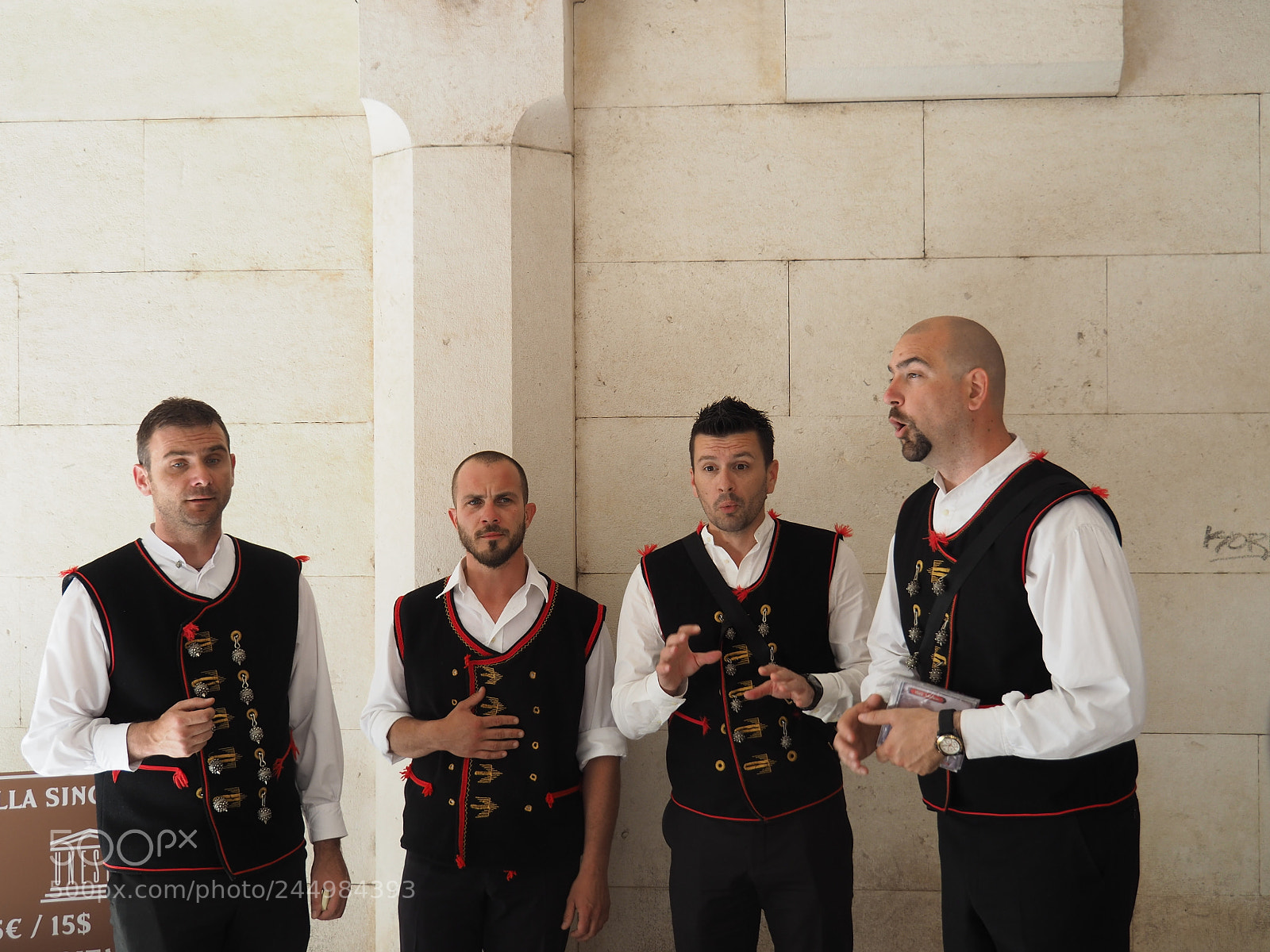 Olympus OM-D E-M5 II sample photo. Quartet of a cappella photography