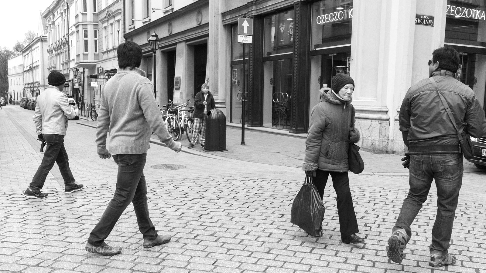 Sony Cyber-shot DSC-RX100 III sample photo. People in krakow photography