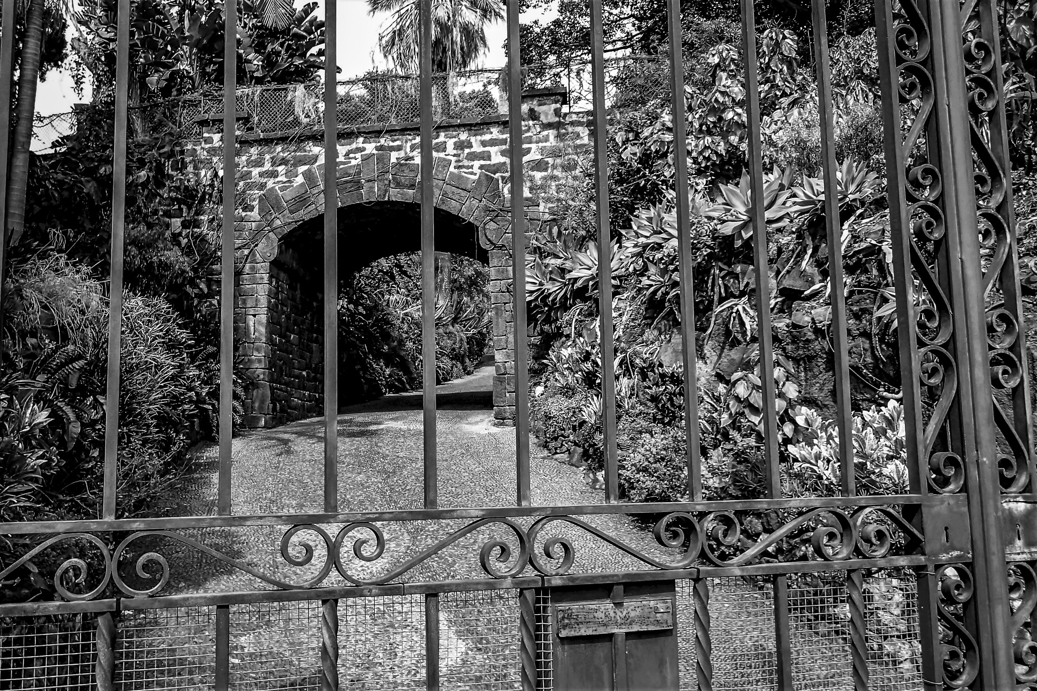 Olympus TG-3 sample photo. Funchal, madeira / portugal - entrance gate photography