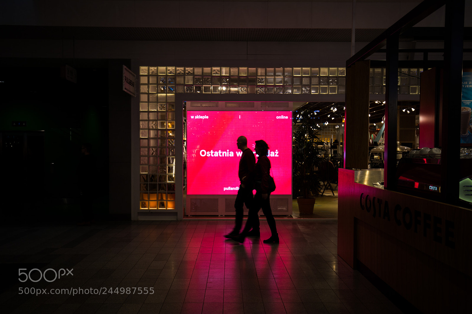 Canon EOS 6D Mark II sample photo. Night walk photography