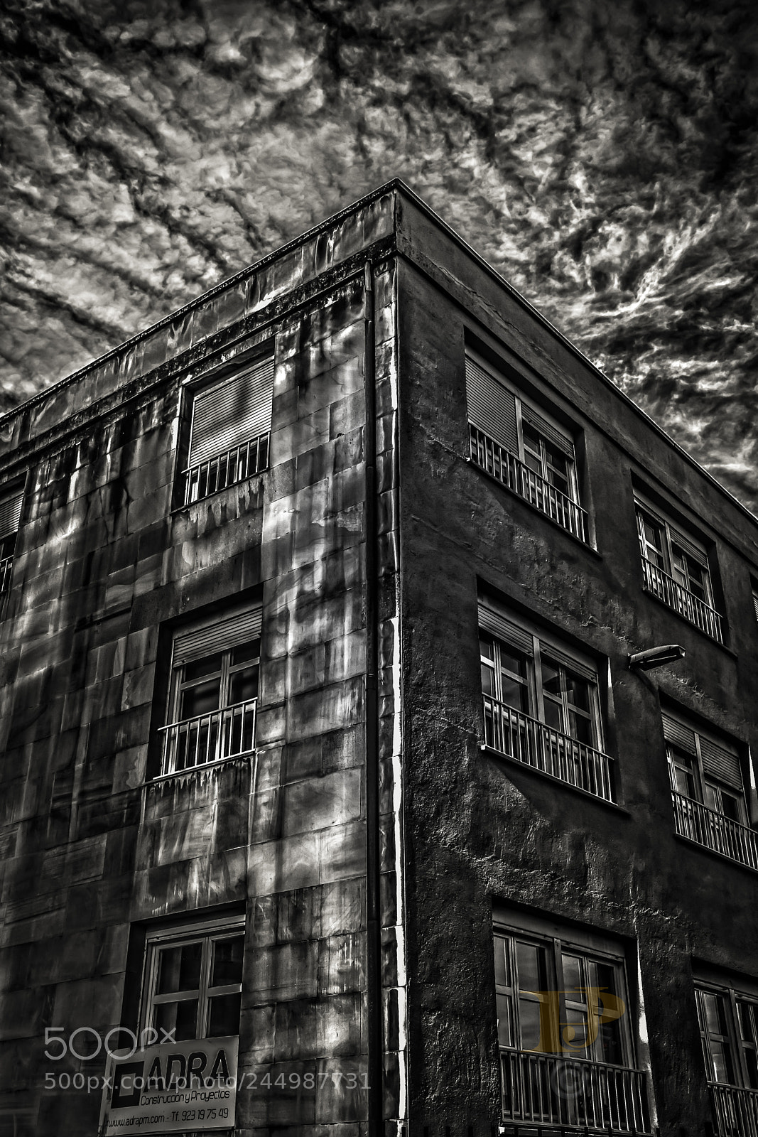 Sony a7 II sample photo. Hospital tenebroso photography