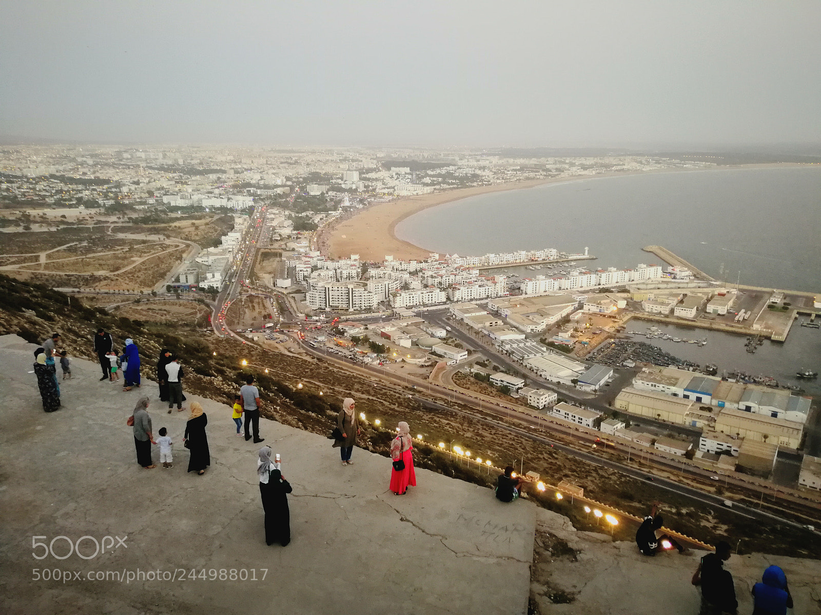 HUAWEI P10 Plus sample photo. Red dress photography