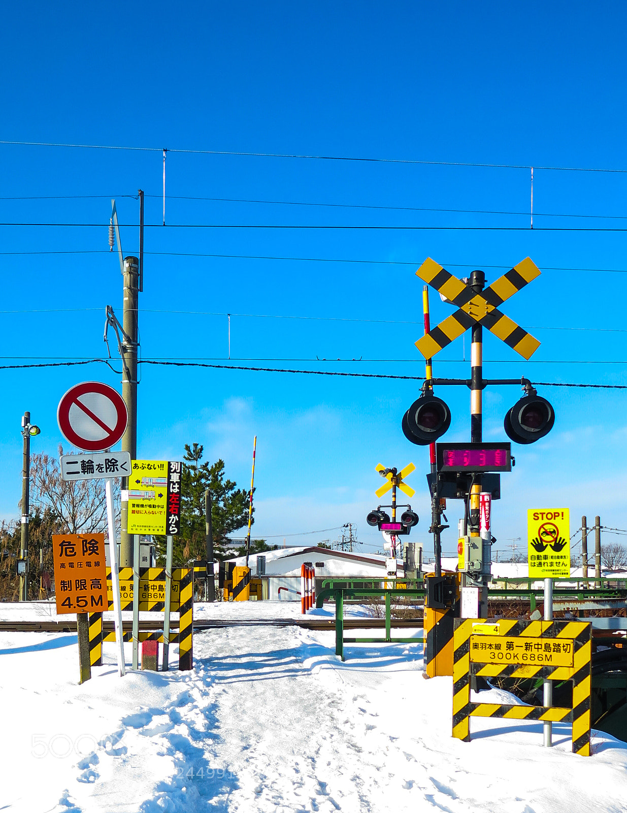 Canon PowerShot G16 sample photo. Train crossing photography