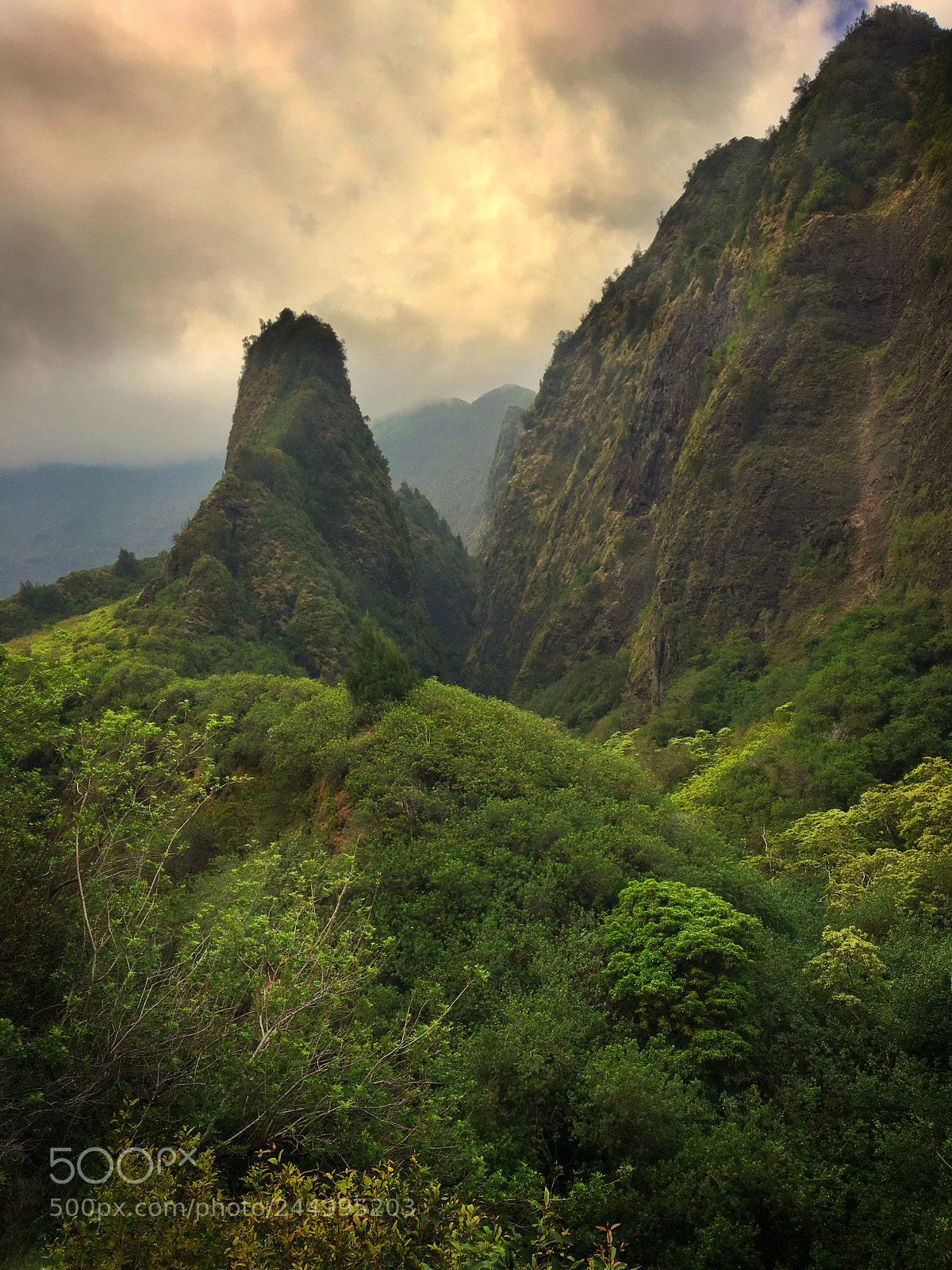 Apple iPhone 6s sample photo. Iao needle on maui photography