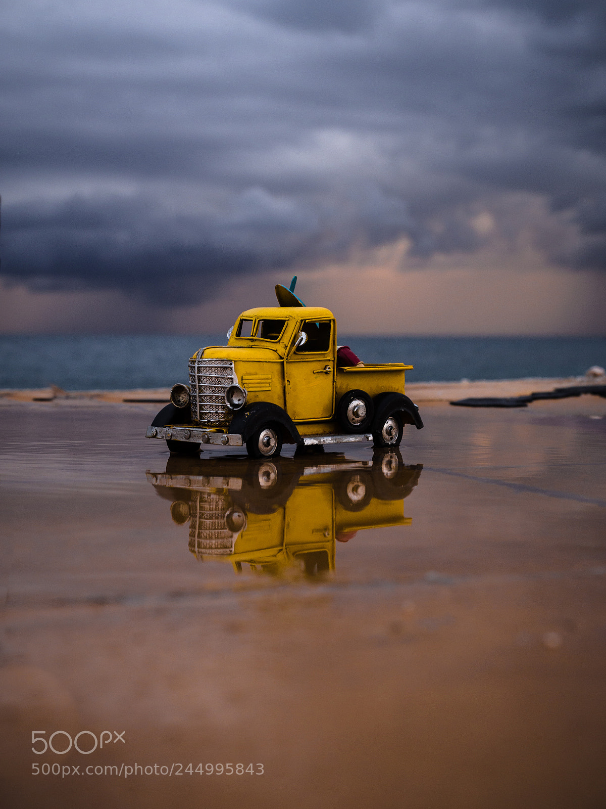 Olympus OM-D E-M10 sample photo. Surf truck photography