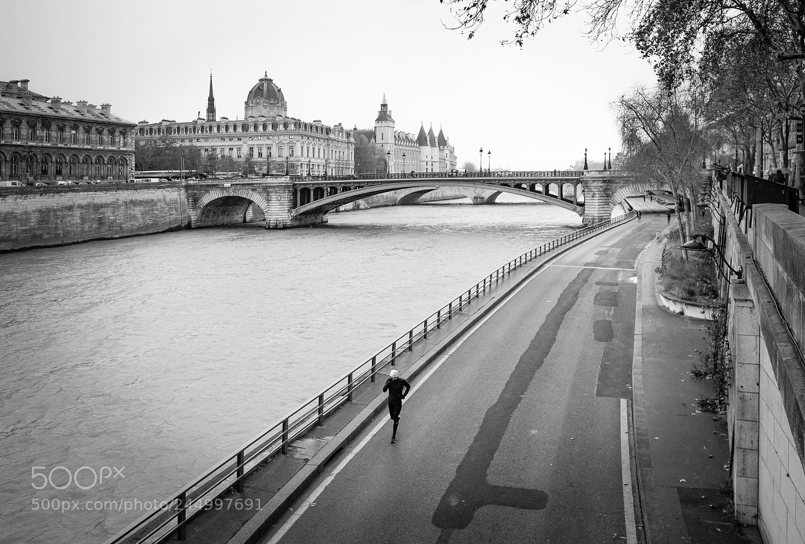 Fujifilm X100F sample photo. Along the seine photography