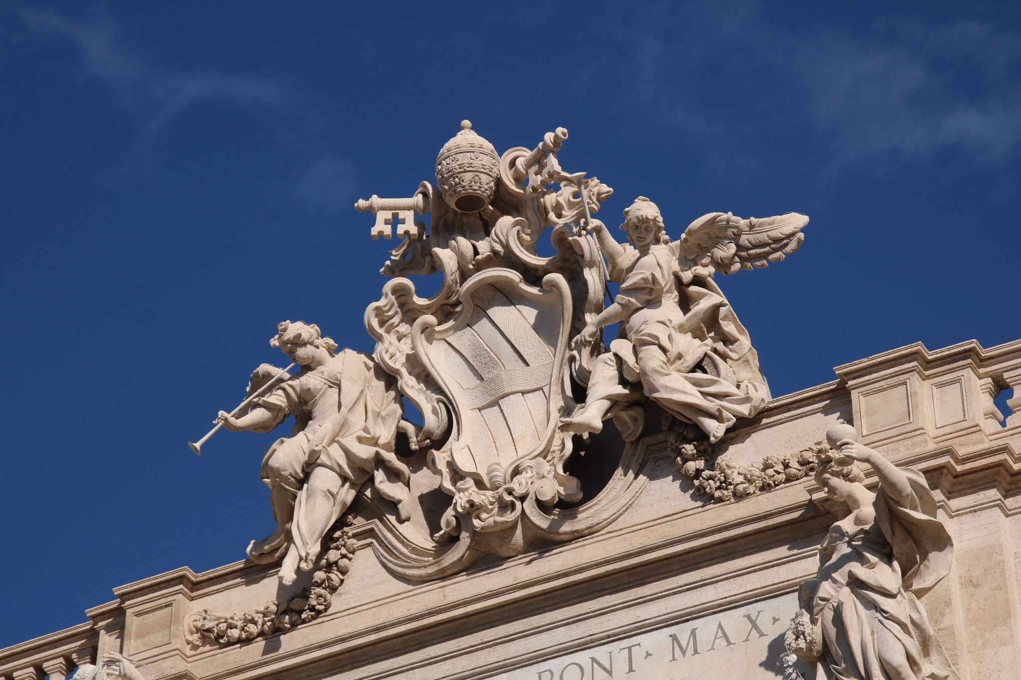 Canon EOS 760D (EOS Rebel T6s / EOS 8000D) + Sigma 18-200mm f/3.5-6.3 DC OS sample photo. Peak of the trevi fountain photography