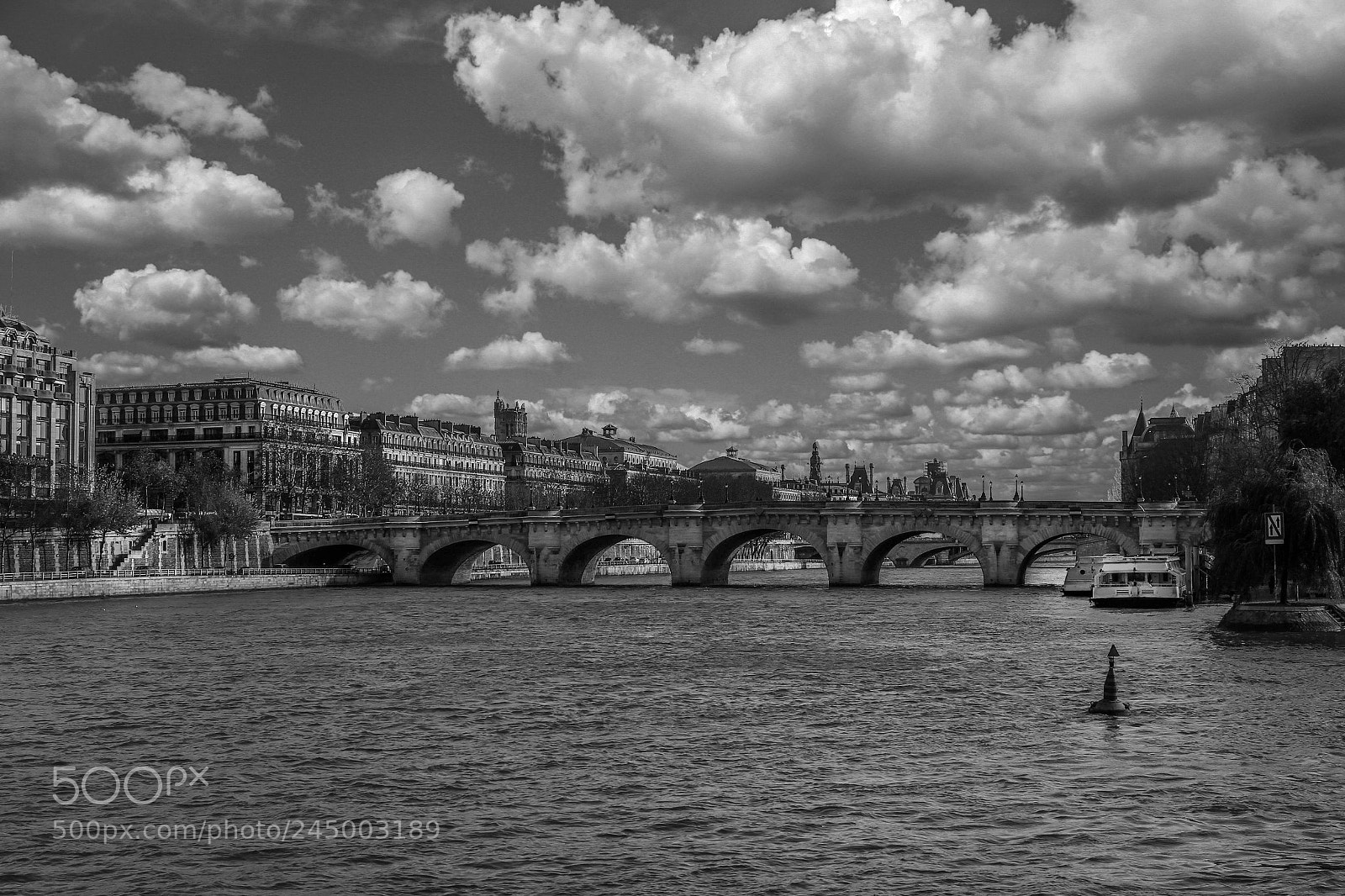 Canon EOS 550D (EOS Rebel T2i / EOS Kiss X4) sample photo. Paris seine river and photography