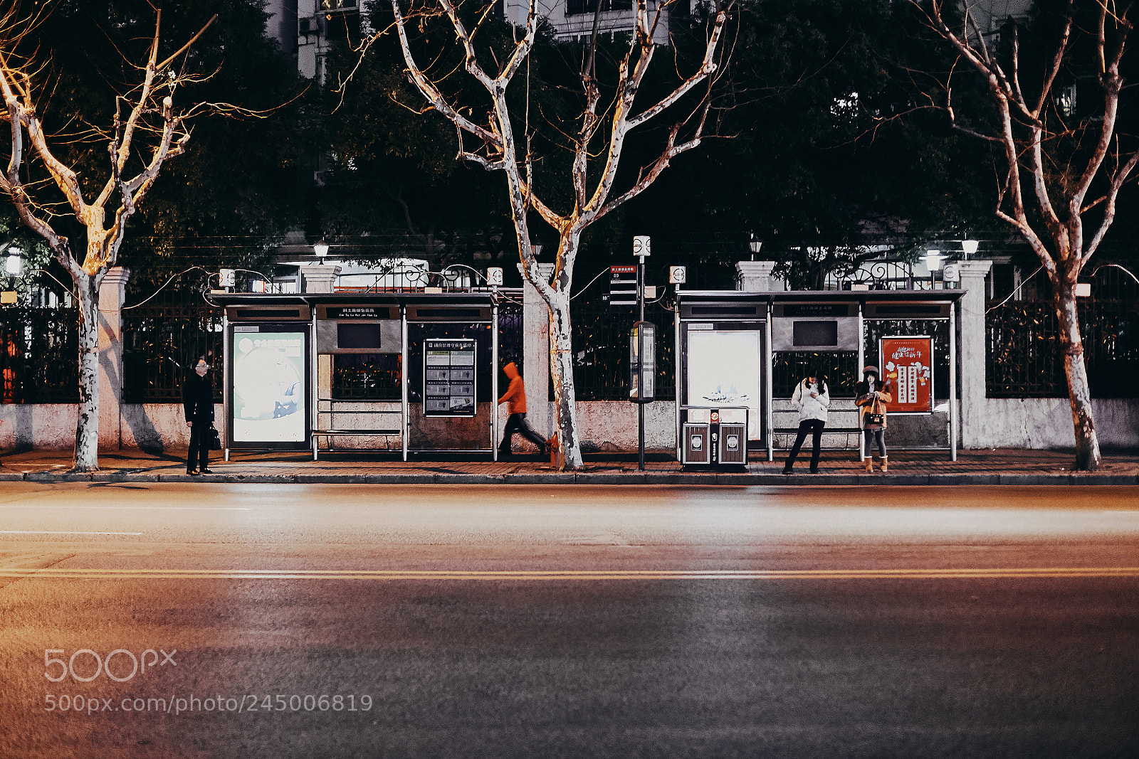 Canon EOS 5DS sample photo. People on the bus photography
