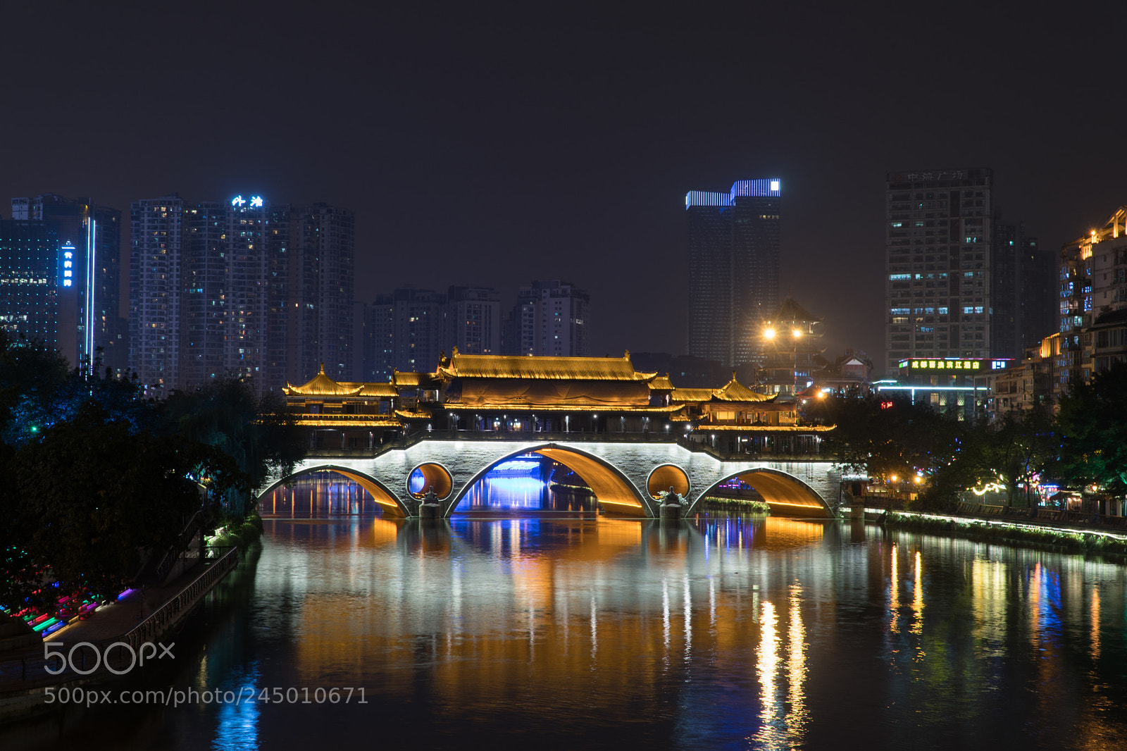 Sony a6300 sample photo. Chengdu, china - nov photography
