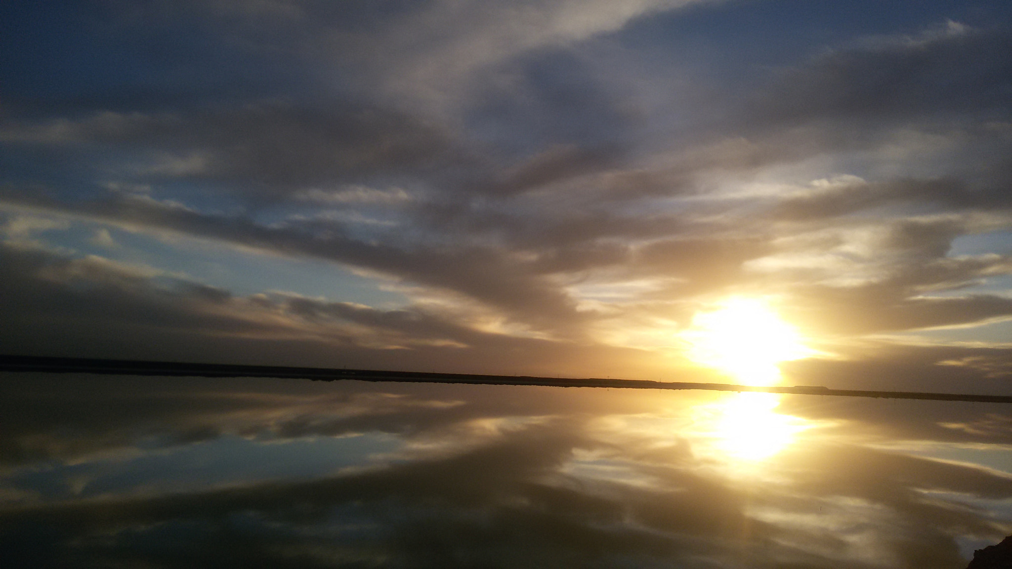 Samsung Galaxy Mega Plus sample photo. Dusk photography