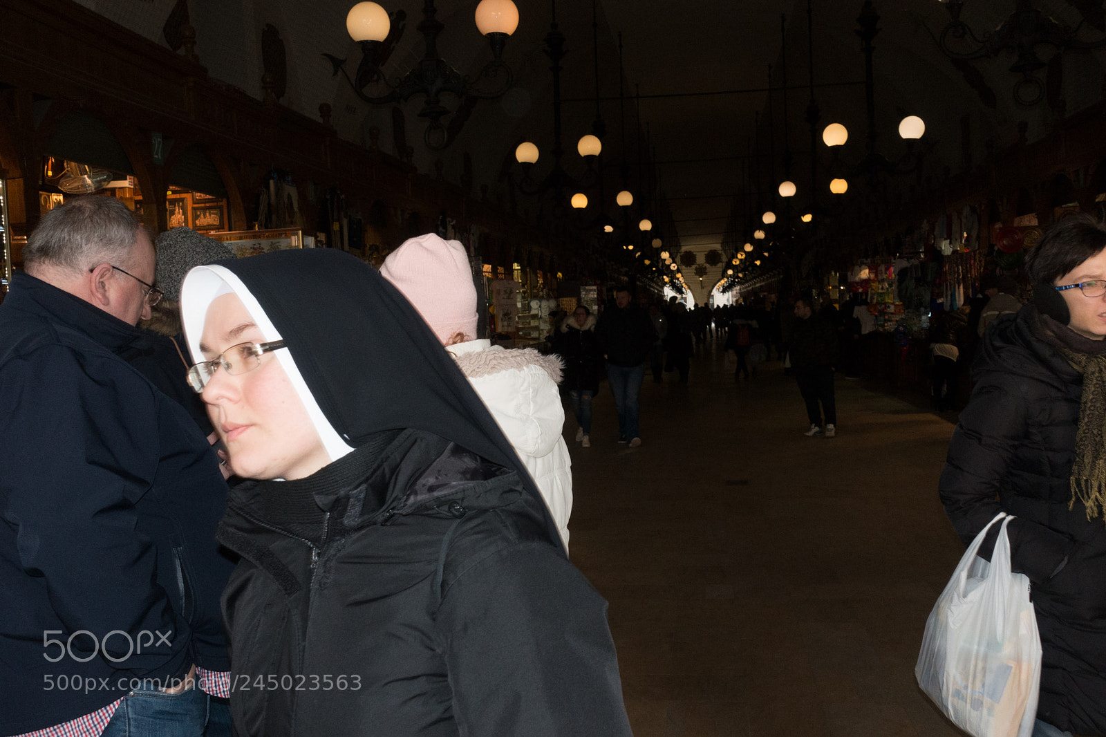 Sony Cyber-shot DSC-RX100 III sample photo. People in krakow photography