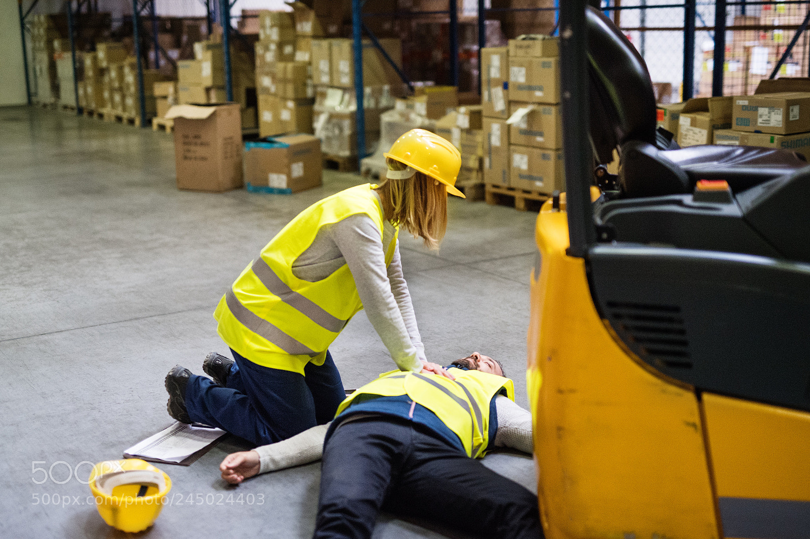 Nikon D5 sample photo. Warehouse workers after an photography