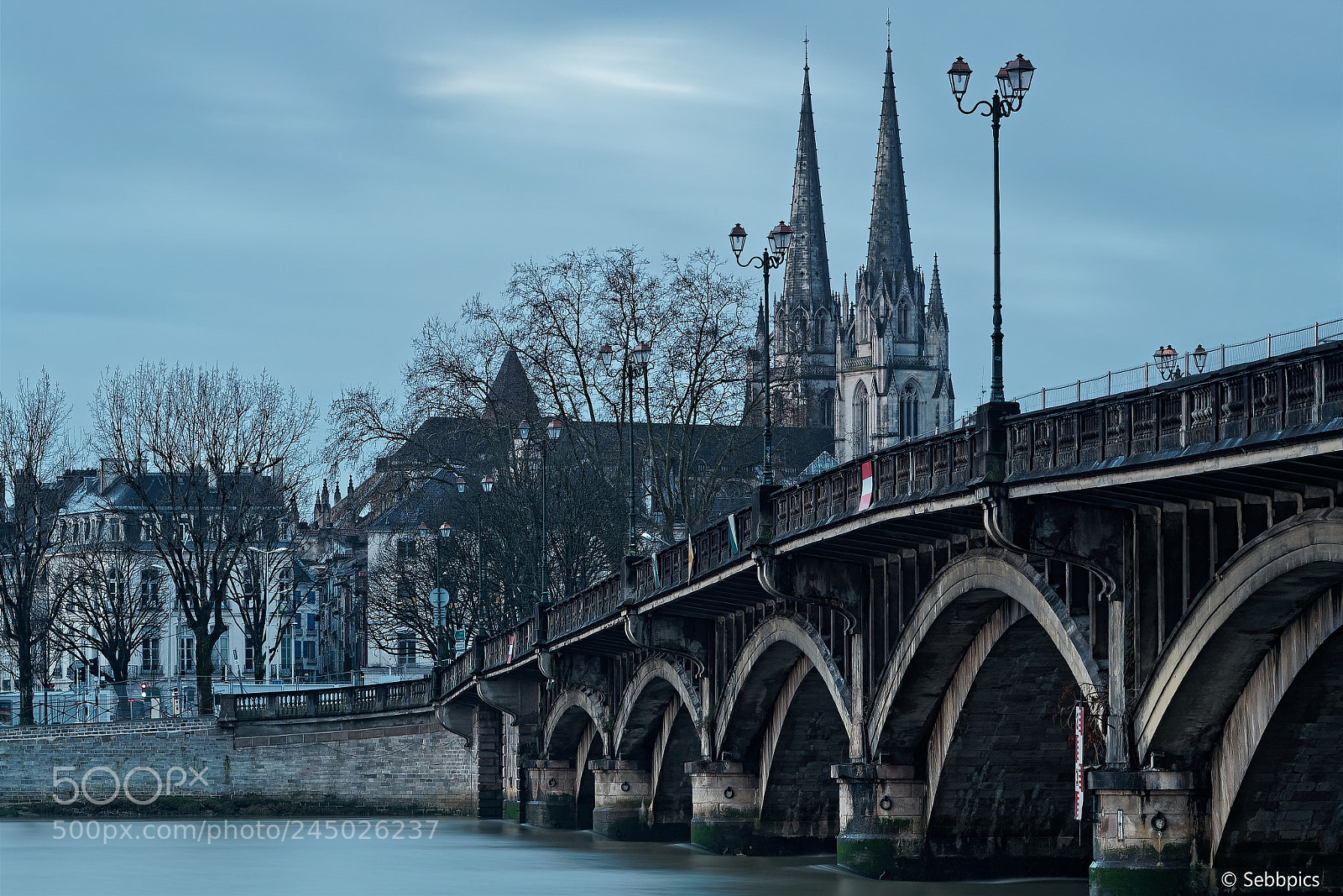 Olympus OM-D E-M5 II sample photo. Pale morning over bayonne photography