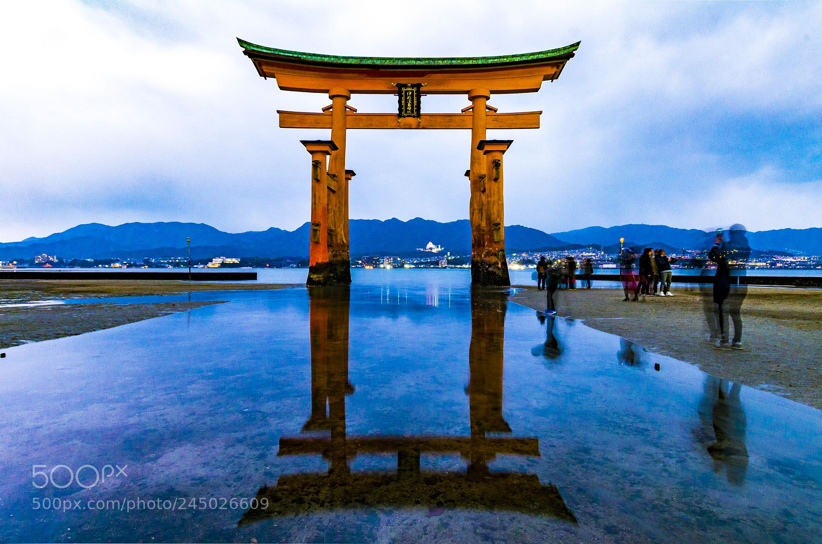 Pentax K-5 IIs sample photo. Symmetry of water surface photography
