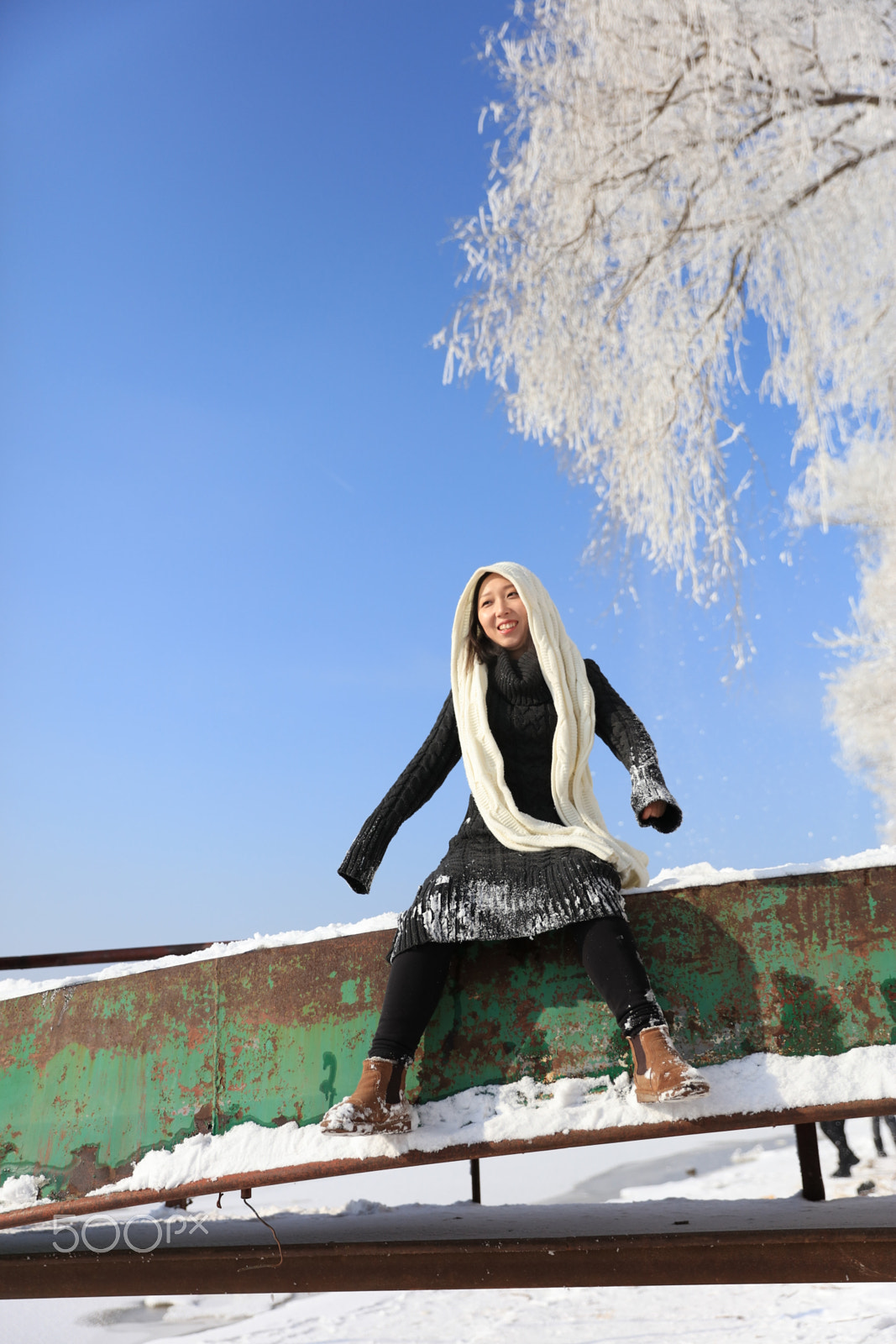 Canon EOS 5DS R sample photo. Snow fun photography