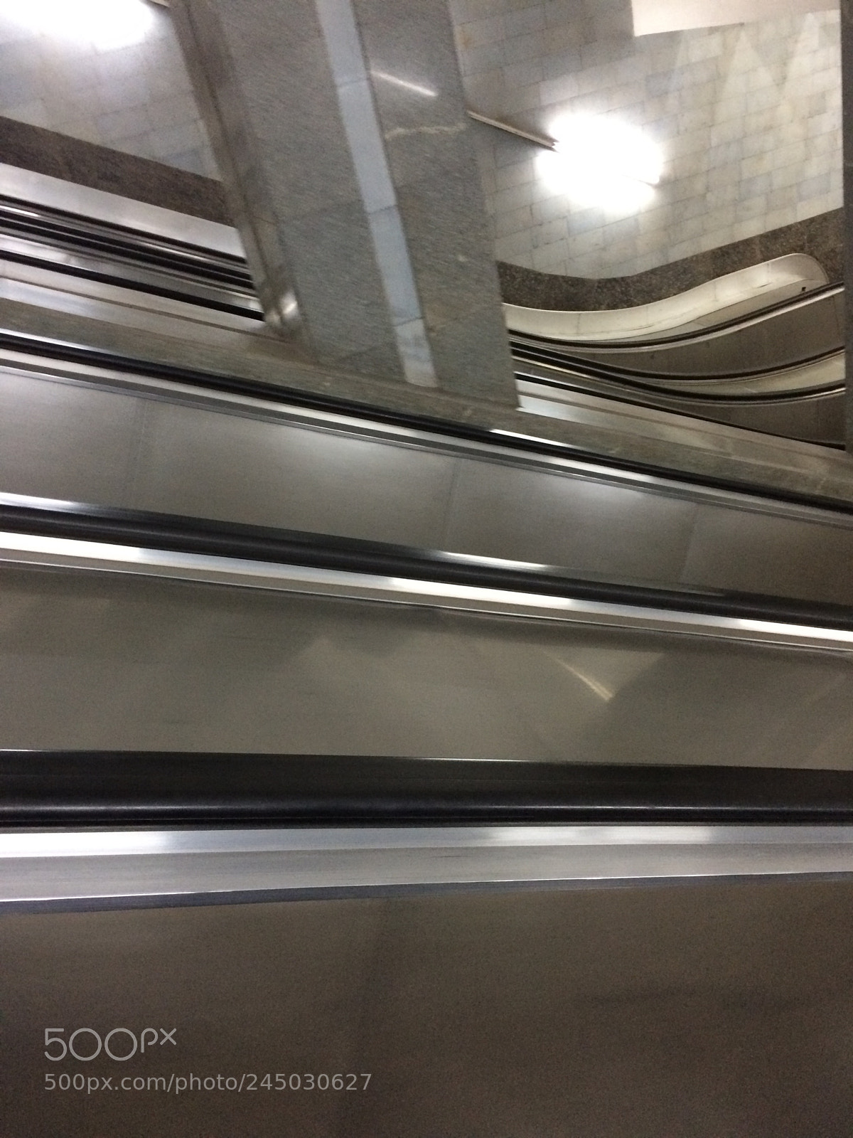 Apple iPhone 5s sample photo. Subway photography