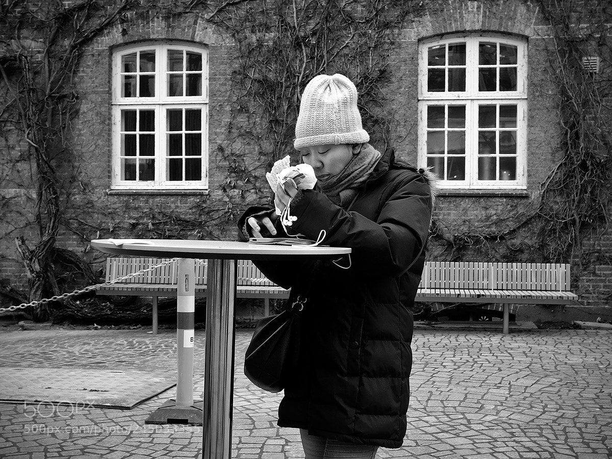 Fujifilm X-Pro2 sample photo. Paris toast and telephone photography
