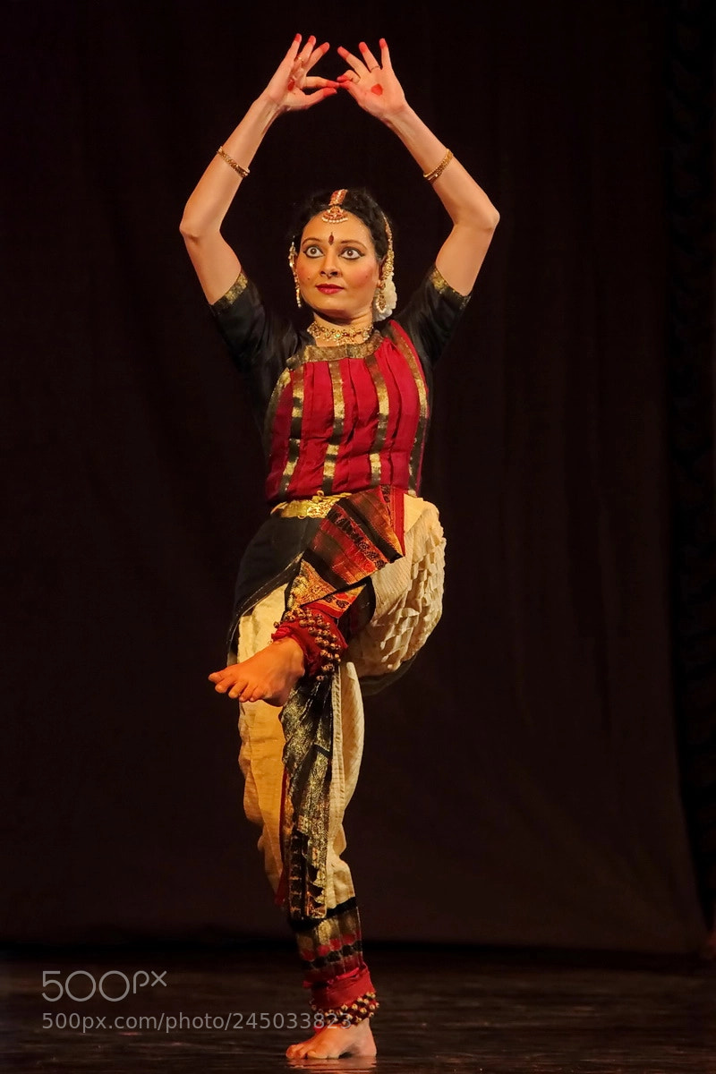 Canon EOS 7D + Canon EF 24-105mm F4L IS USM sample photo. Bharatanatyam dancer photography