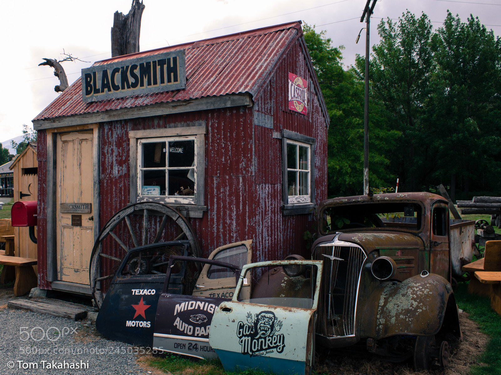 Canon EOS 600D (Rebel EOS T3i / EOS Kiss X5) sample photo. Blacksmith shed photography