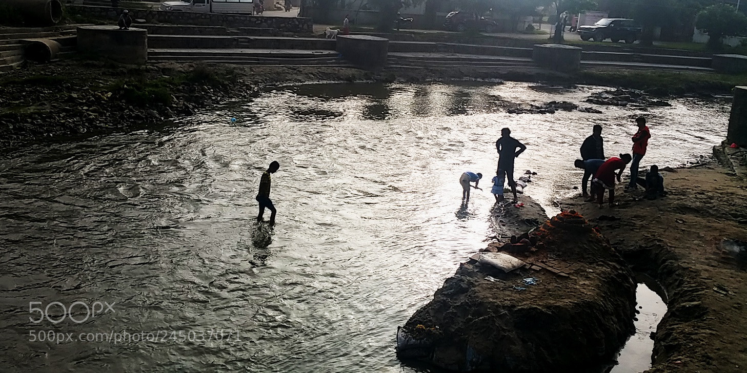 Samsung Galaxy Note4 sample photo. Men at work in photography