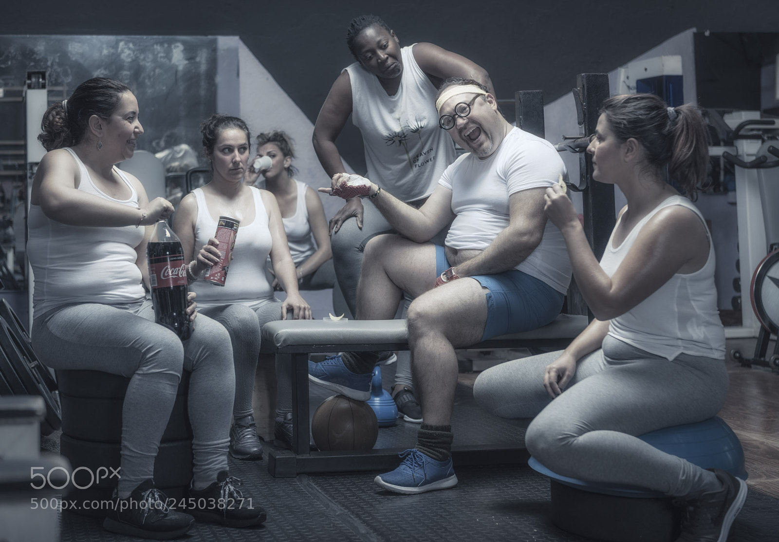 Nikon D810 sample photo. Chatting at the gym photography