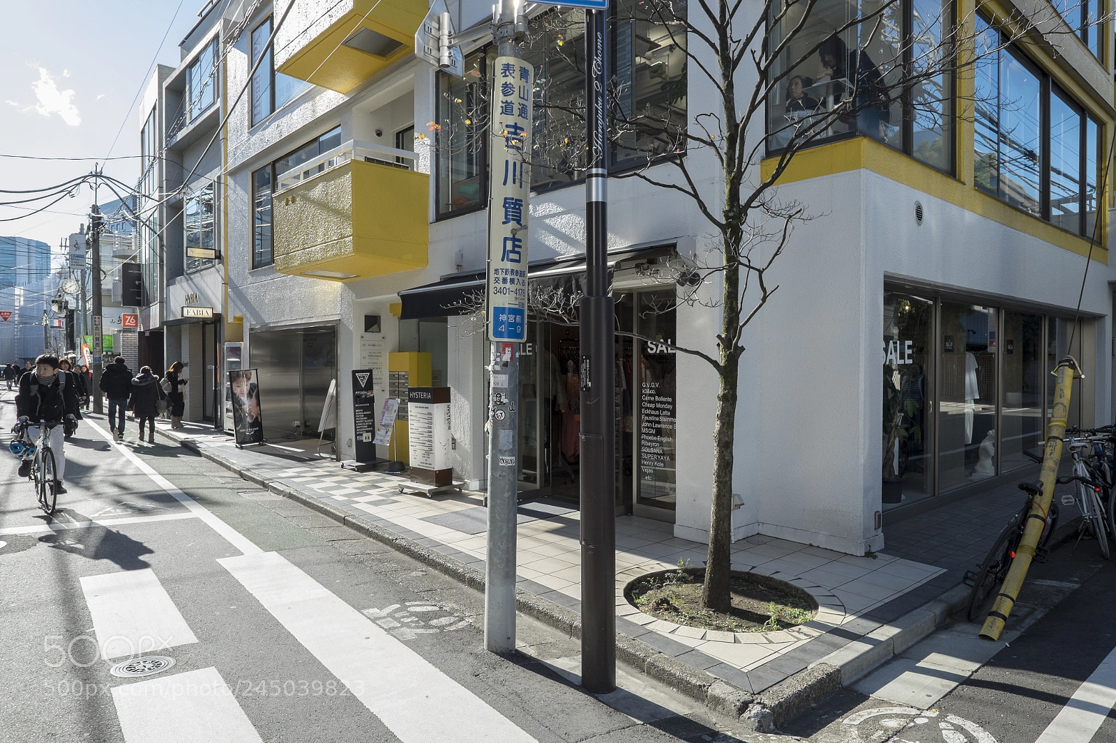 Fujifilm X-T1 sample photo. Tokyo.渋谷区神宮前　akビル photography