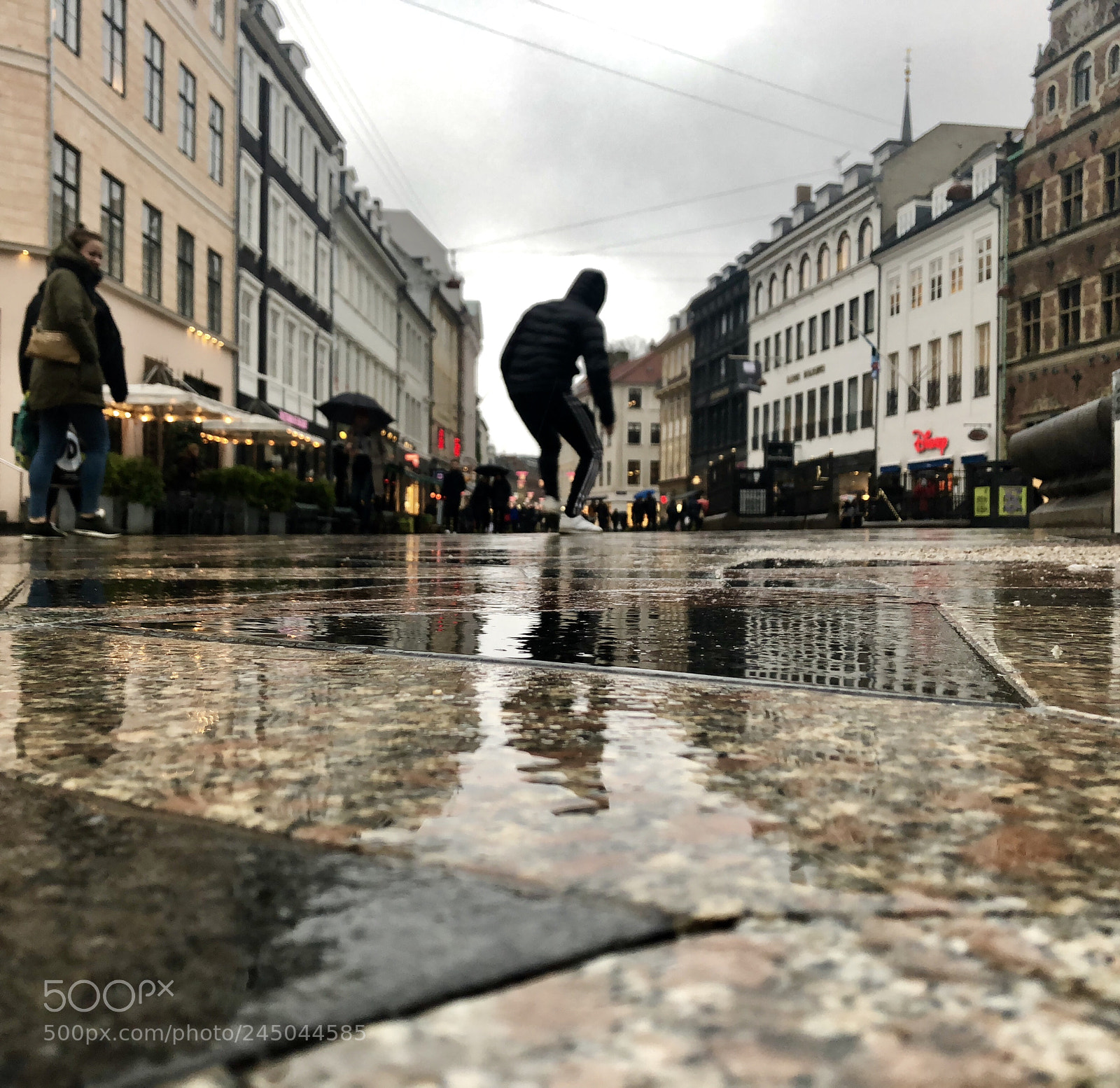 Apple iPhone 8 sample photo. Kid tried to ruin photography